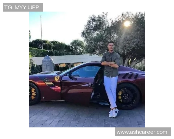 C罗与足球明星们的豪车之选：从跑车到豪华SUV展现非凡品味